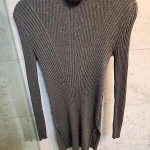 Peruvian Connection lightweight T-neck tunic very stretchy